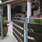 Kiki\'S Apartments
